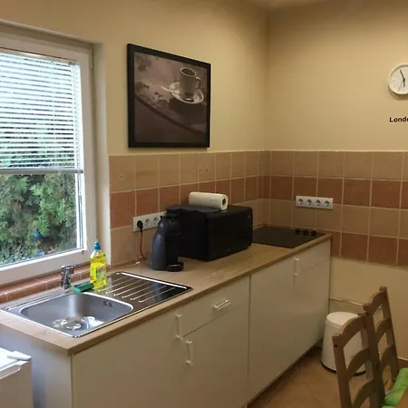 شقة Budapest Airport , In *